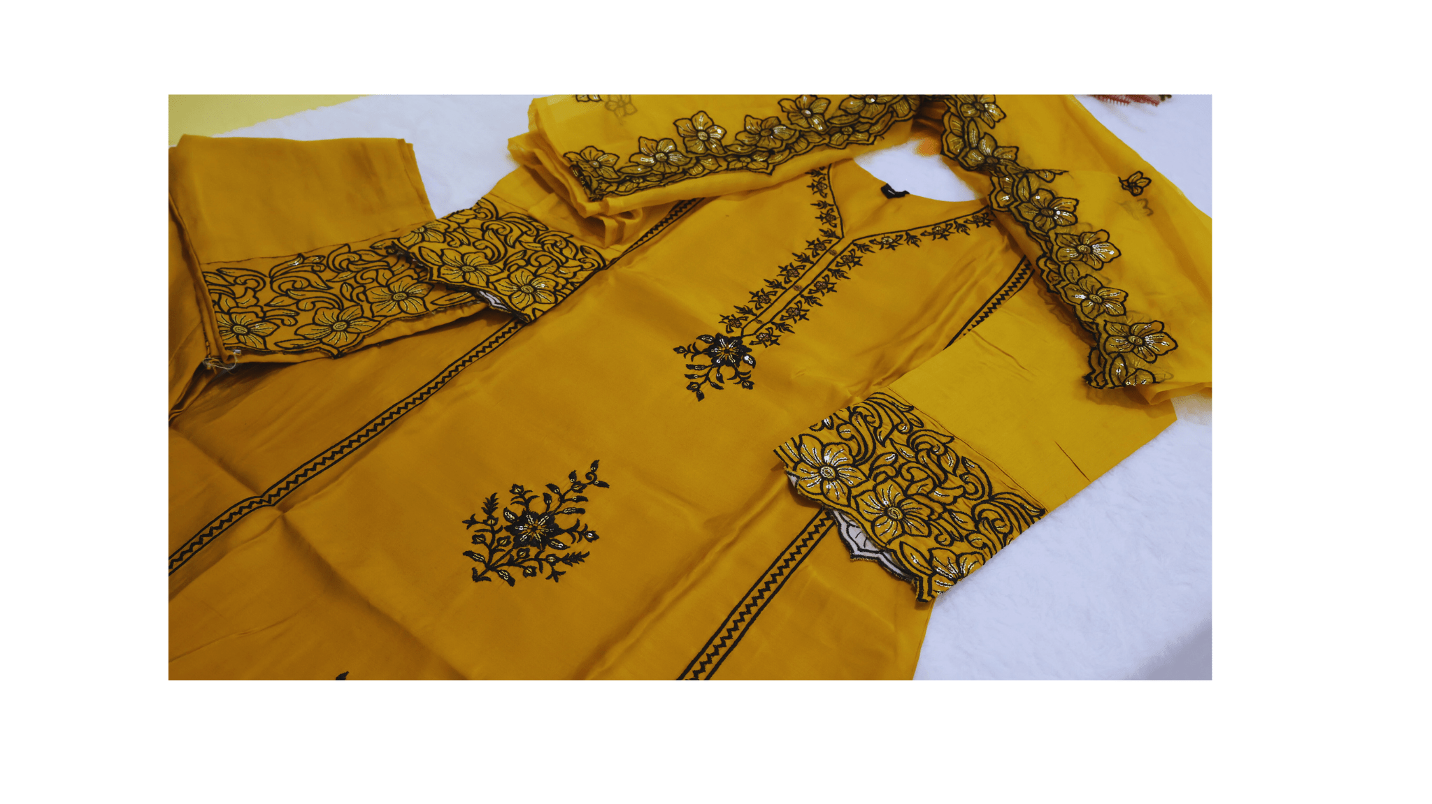 Dola Silk Embroidered Kurta Pant Set with Organza Dupatta