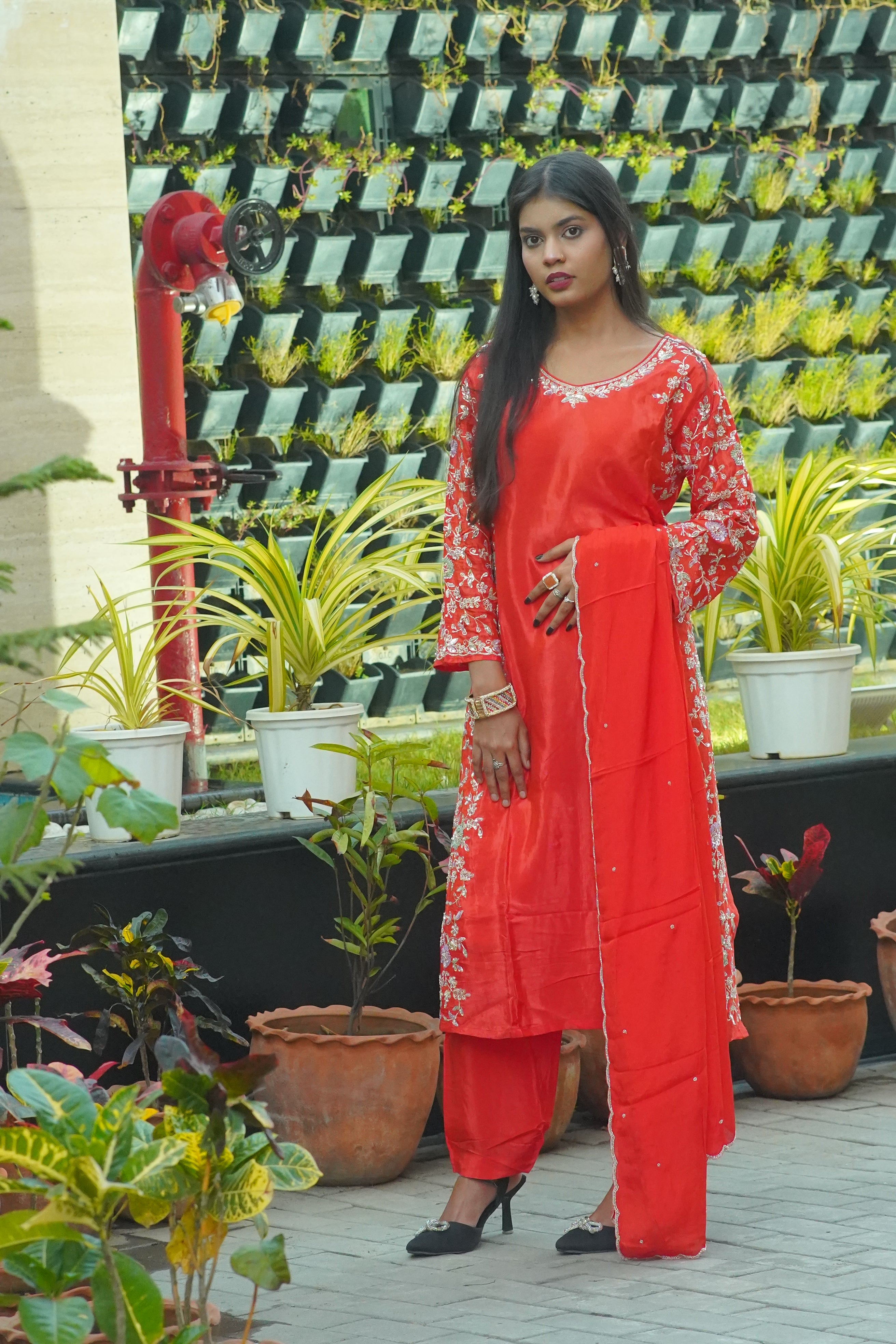 Premium Peeta Work Suit – Elegant 3‑Piece Set on Luxury Fabric