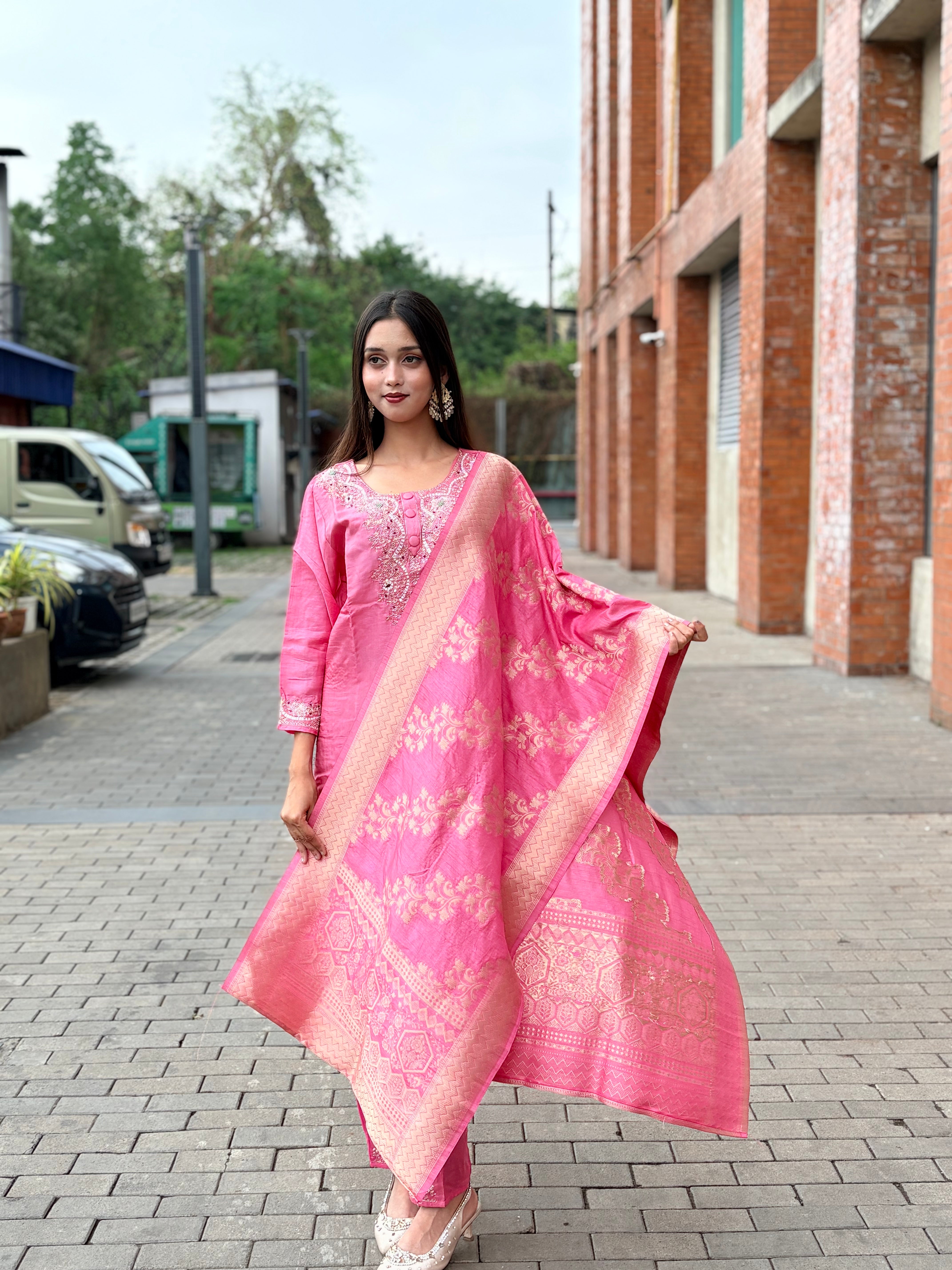 Women's Mal Chanderi Handworked Kurta Pant Set with Banarasi Dupatta & Lining