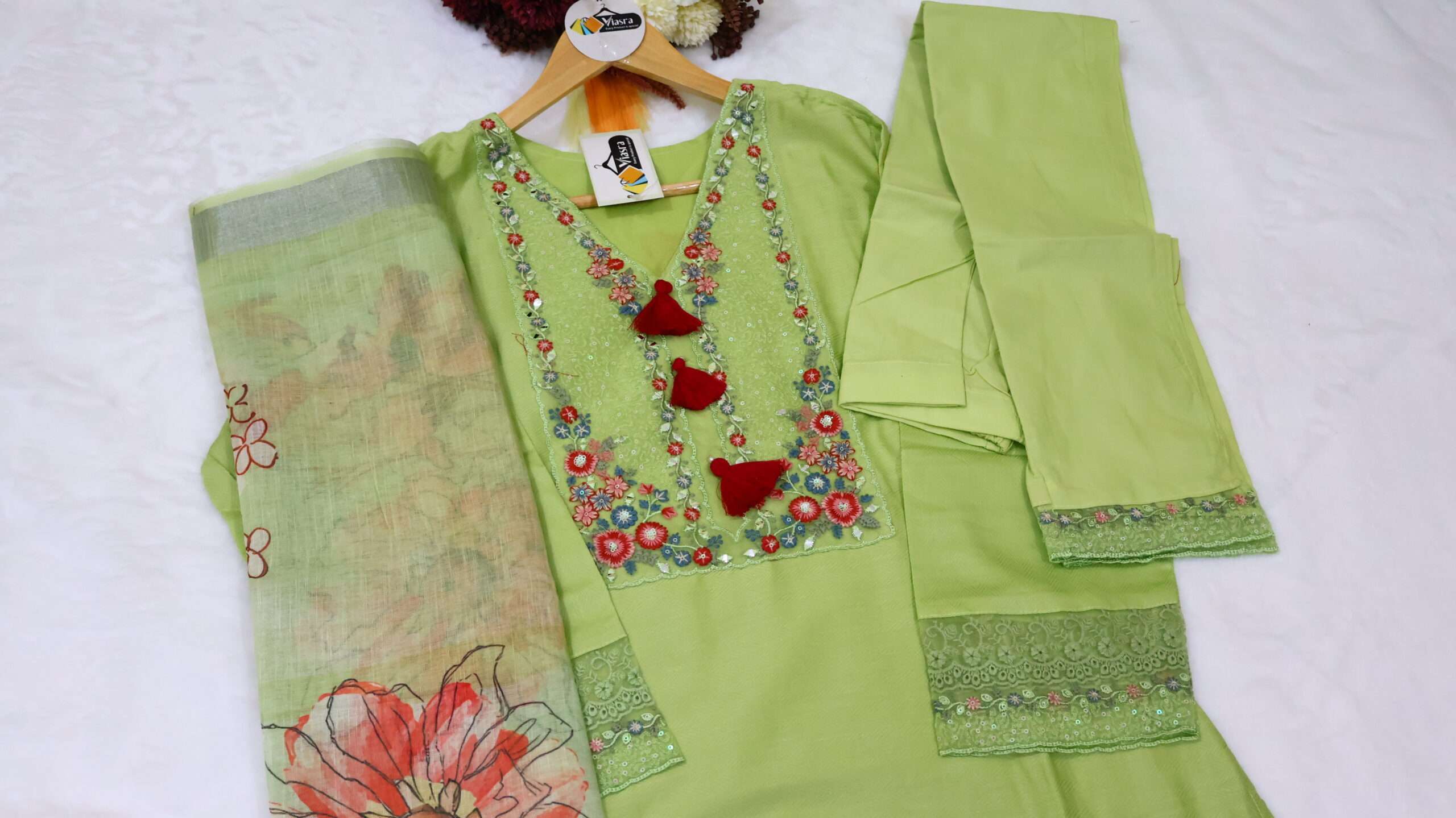 Embroidered Kurta Pant Set with Linen Digital Print Dupatta