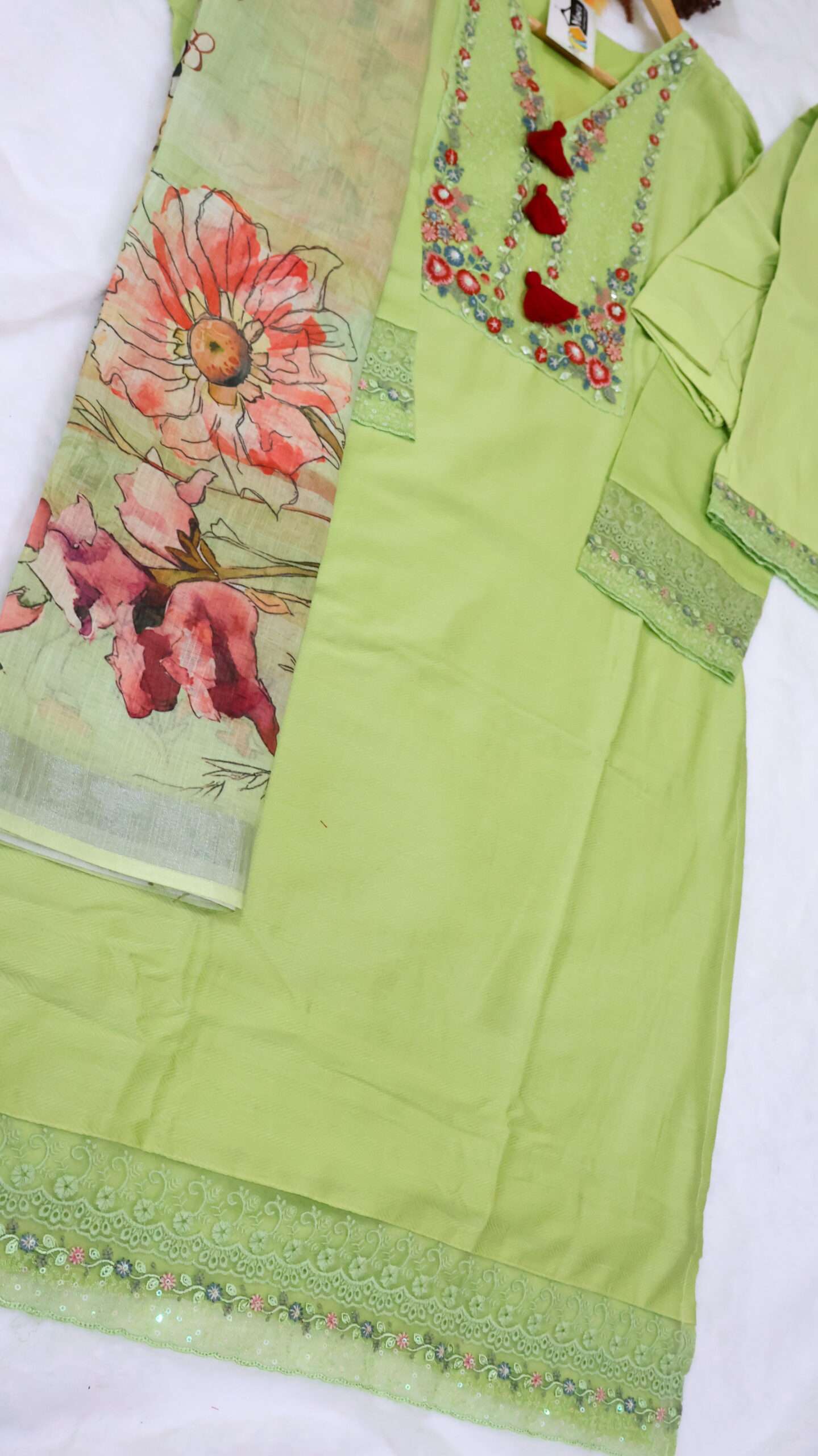 Embroidered Kurta Pant Set with Linen Digital Print Dupatta