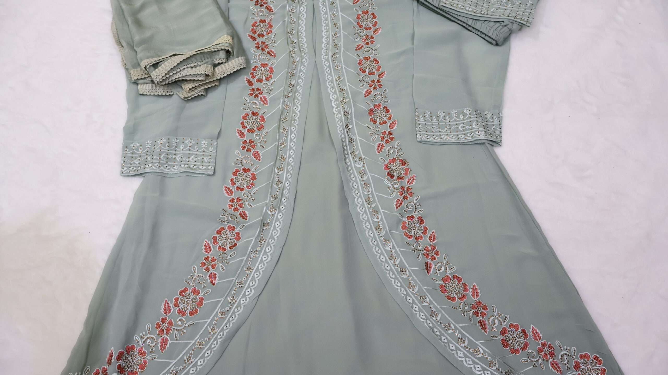 Co-Ords Set with Shrug Pattern & Dupatta
