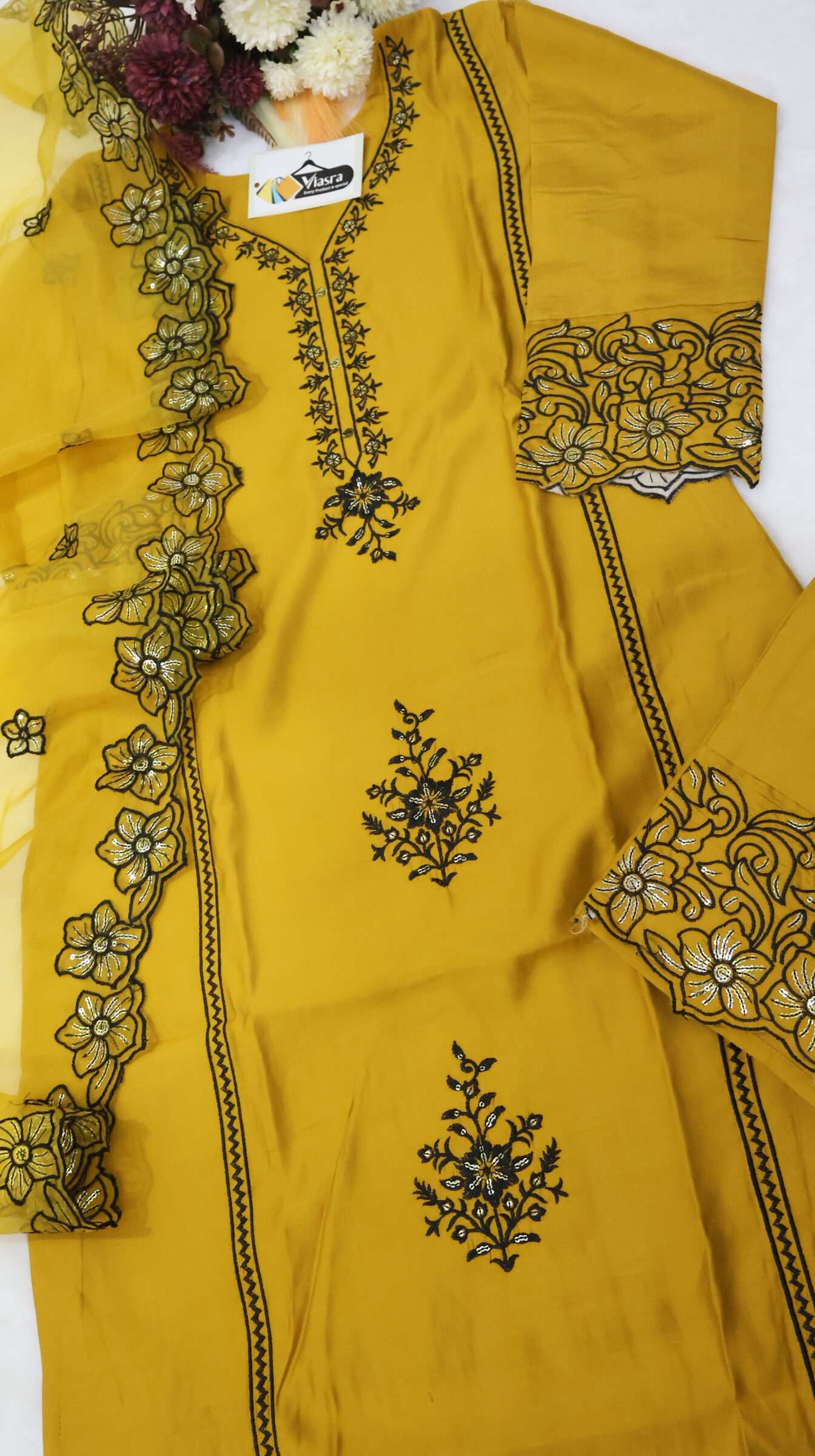 Dola Silk Embroidered Kurta Pant Set with Organza Dupatta