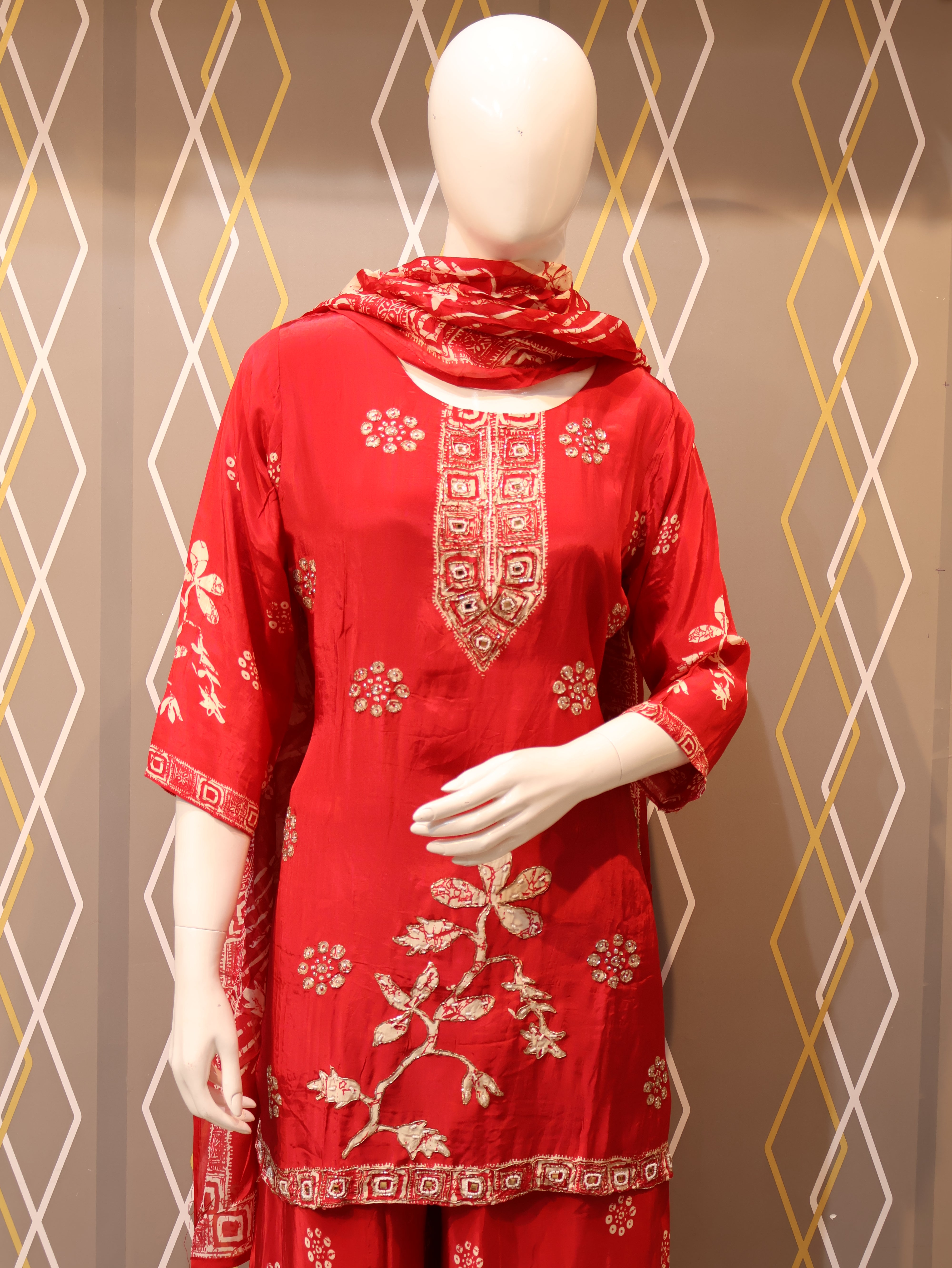 Red Natural Crepe Kurta Set with Floral & Bandhani Print